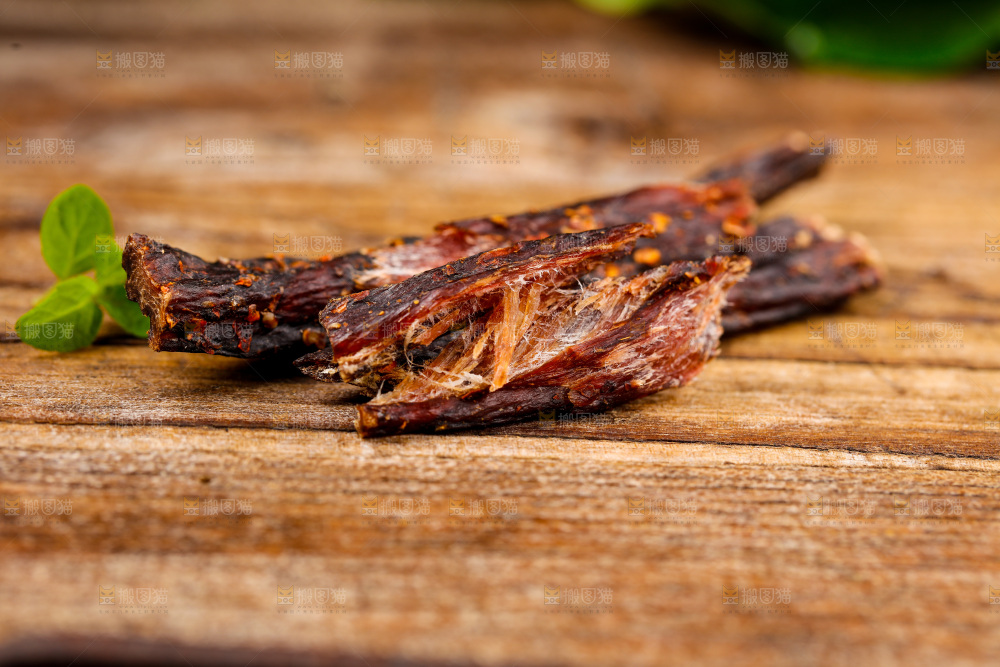木底上的牛肉干