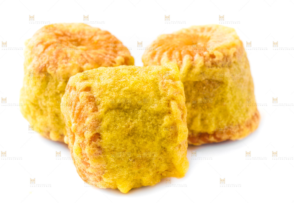白底上的绿豆饼