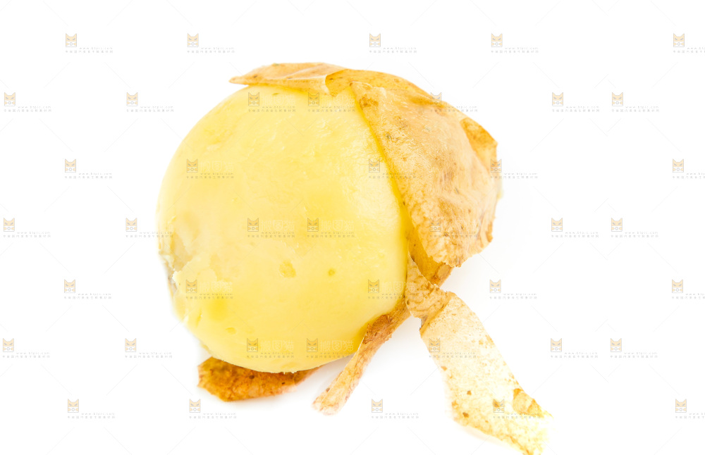 白底上放着云南黄心土豆