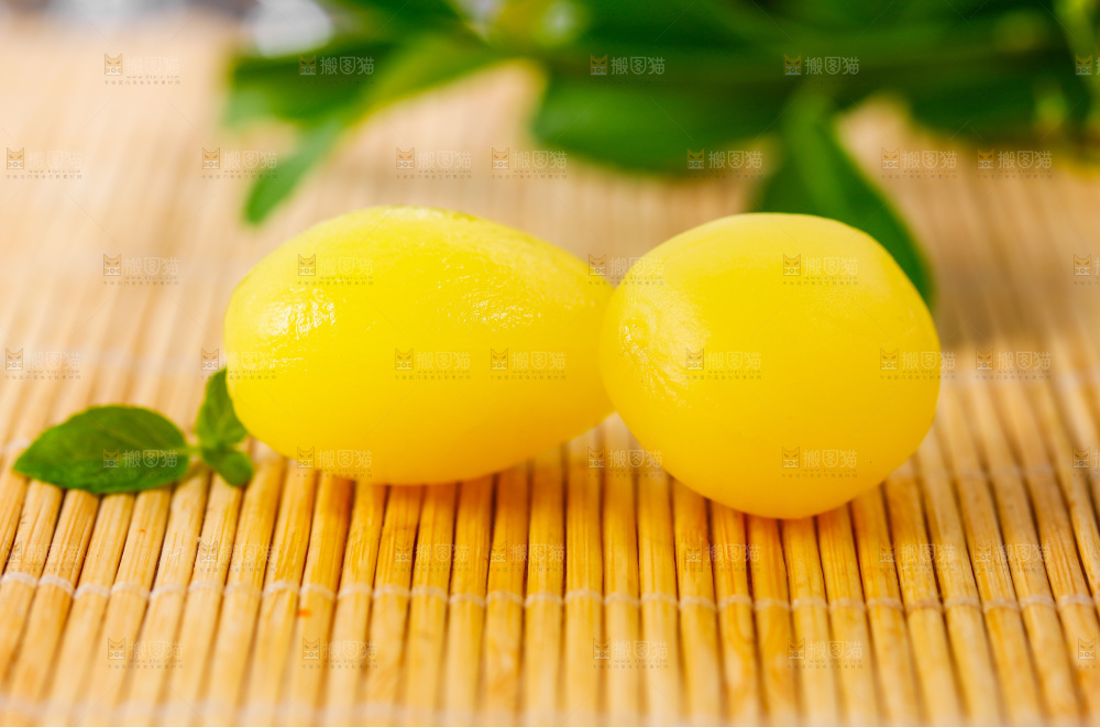 木底上的潮汕黄橄榄