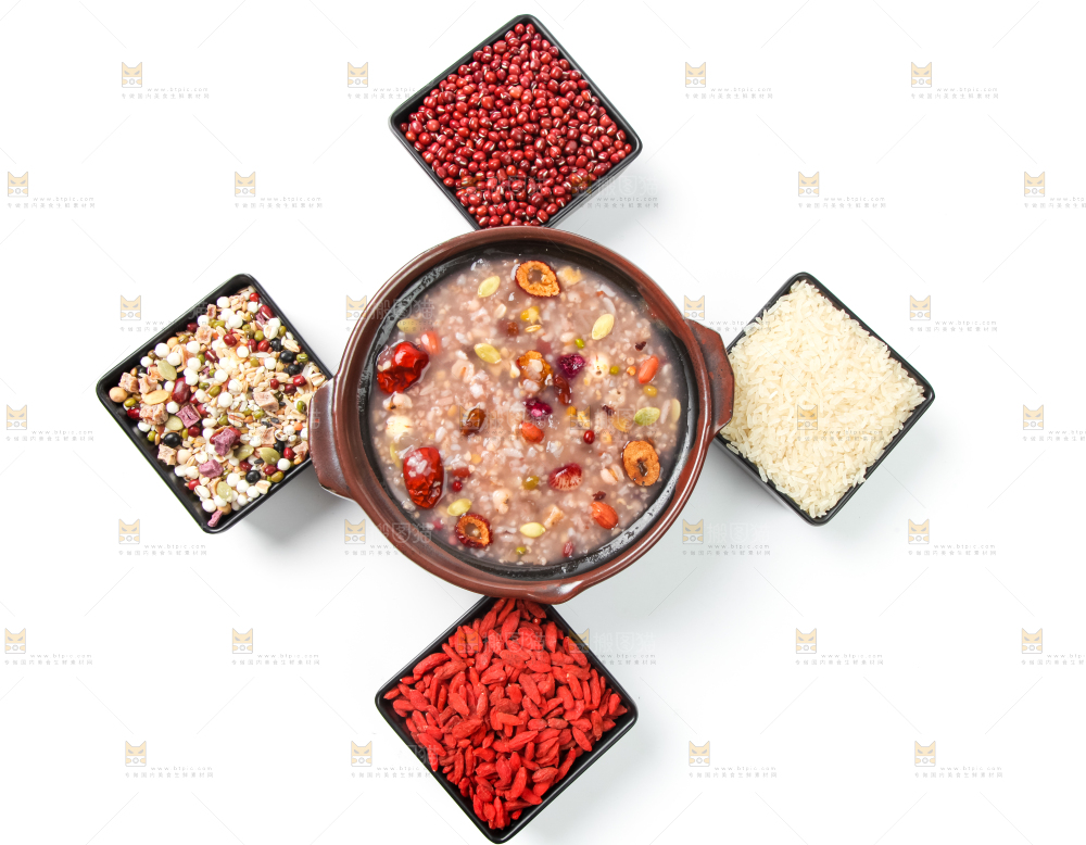 白底上的八宝粥食材和八宝粥