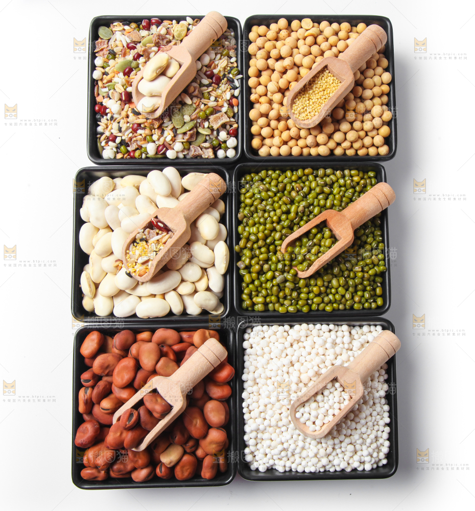 白底上的腊八粥食材