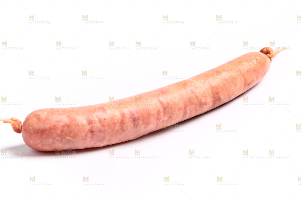 白底上摆放着肉肠