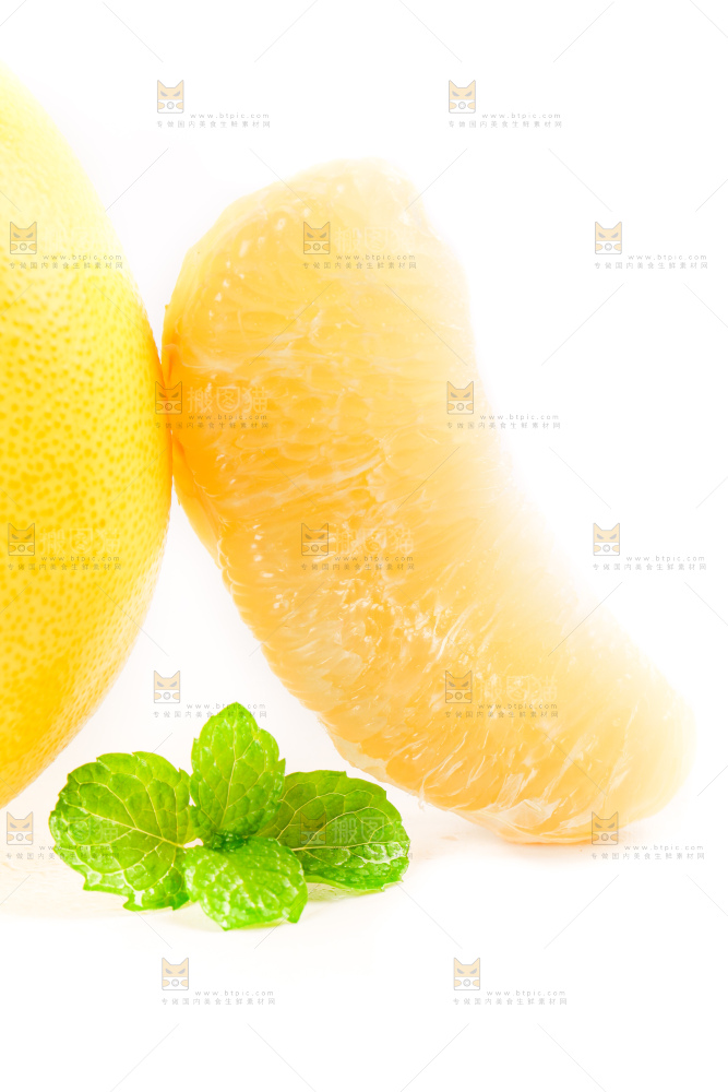 白底上的白心蜜柚