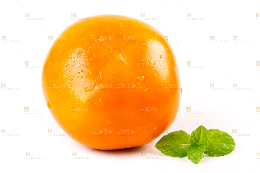 白底上的糖心柿子