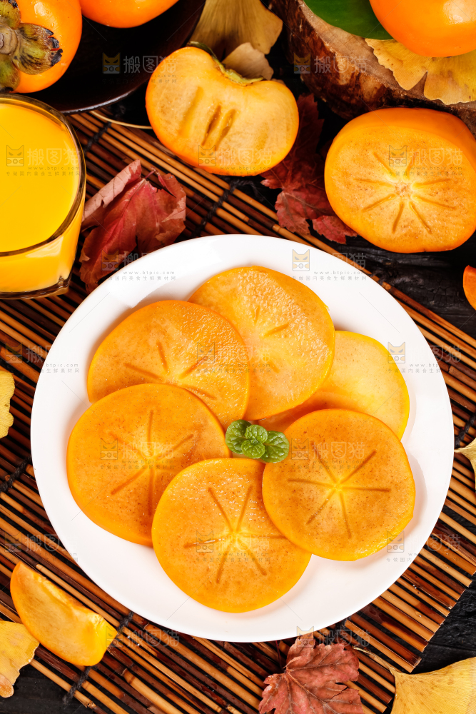 深底上放着一盘山西脆柿