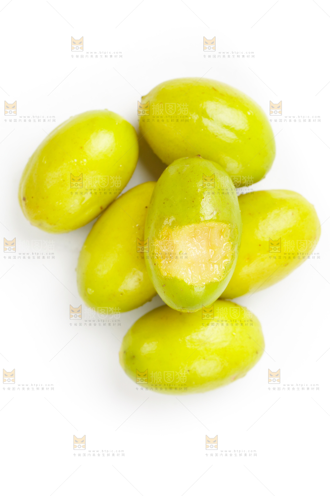 浅底上摆放着福建橄榄