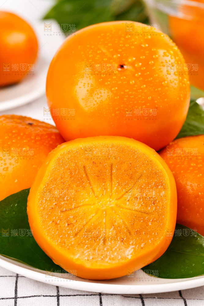 格子底上的硬柿子