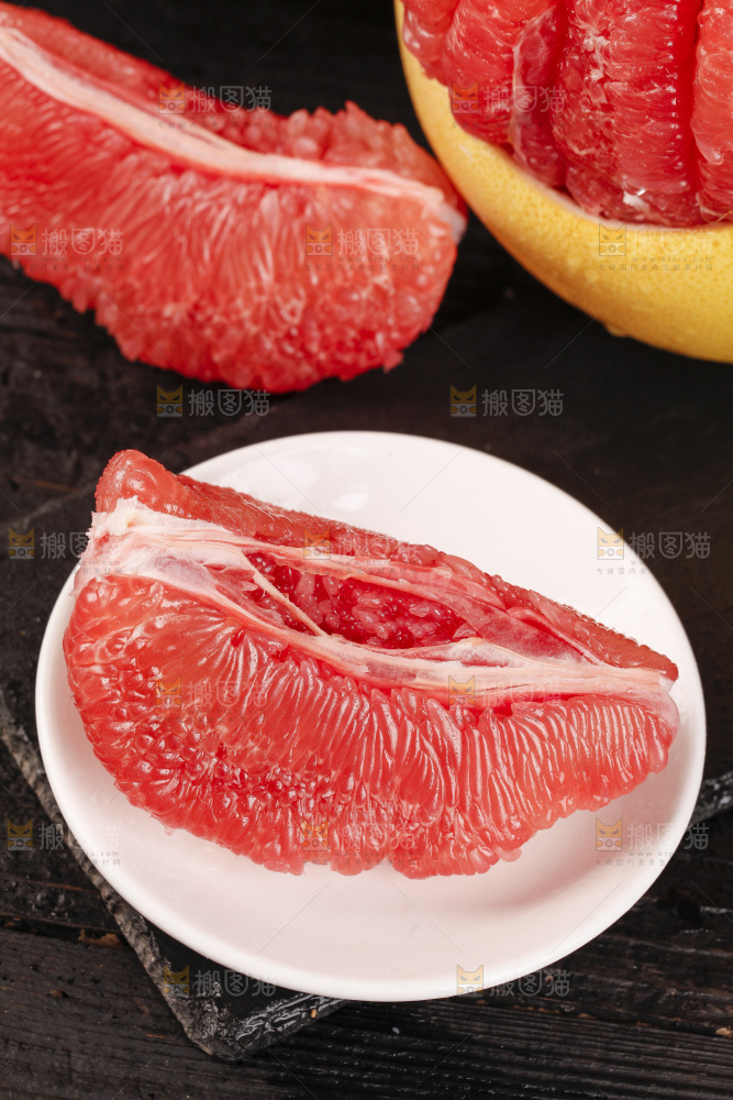 深底上的福建红心蜜柚