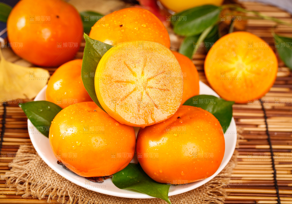 深底上的脆柿子