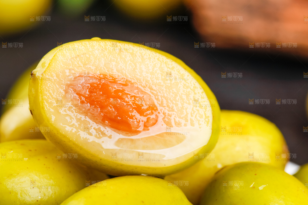 深底上的福建橄榄