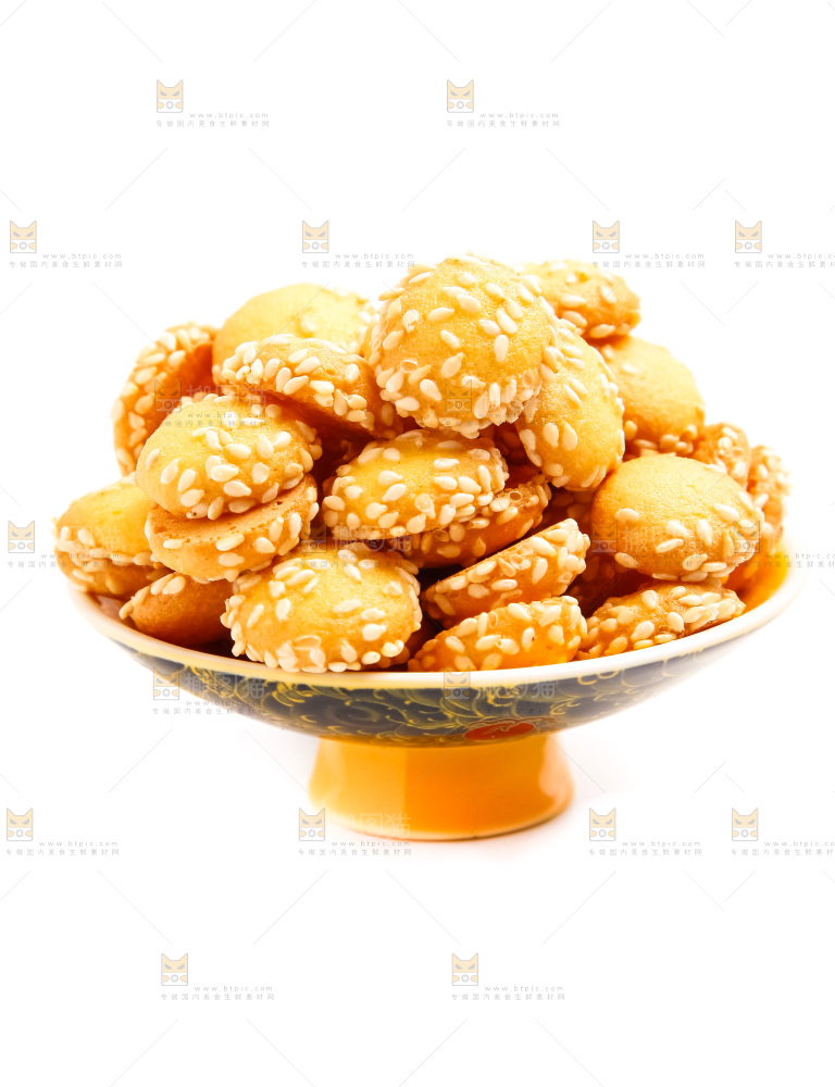 盘子里装着鸡蛋饼