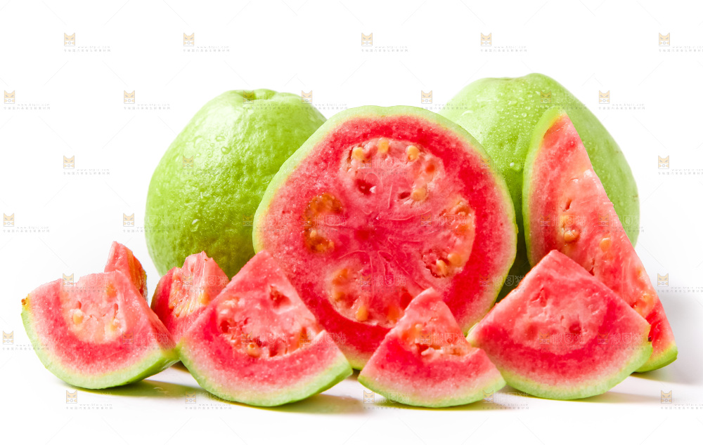 浅底上摆放着红芭乐