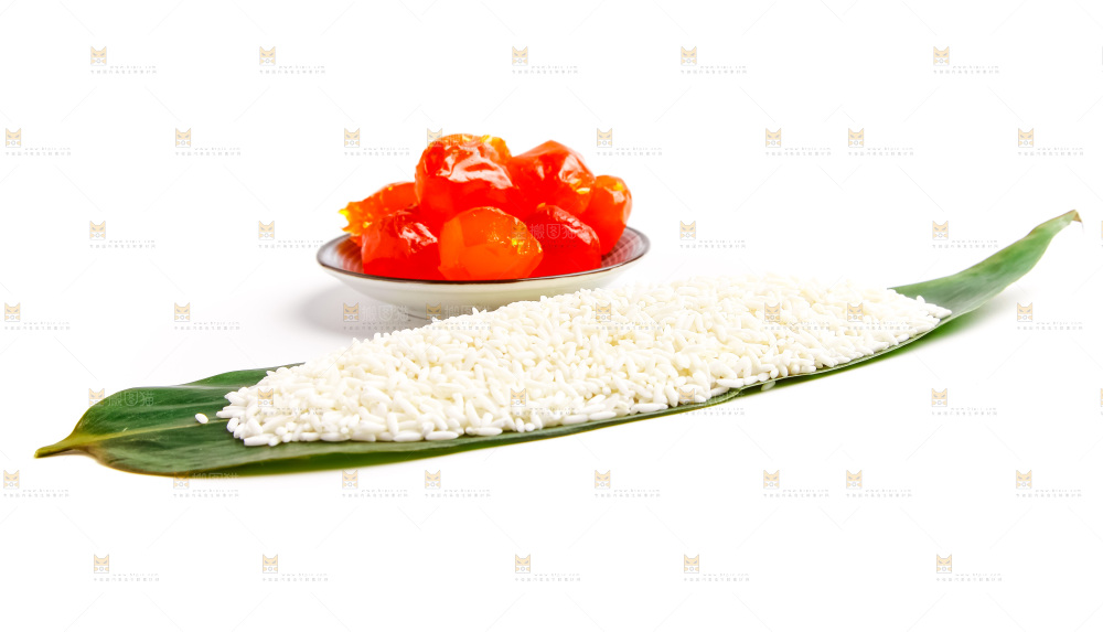 白底上的粽子食材