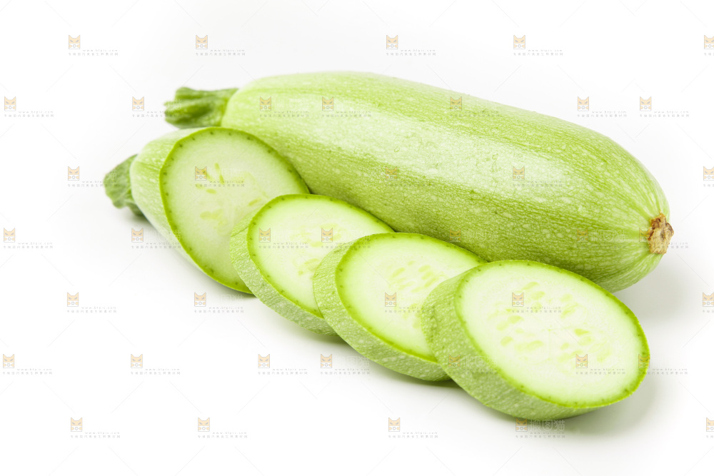 白底上放着西葫芦