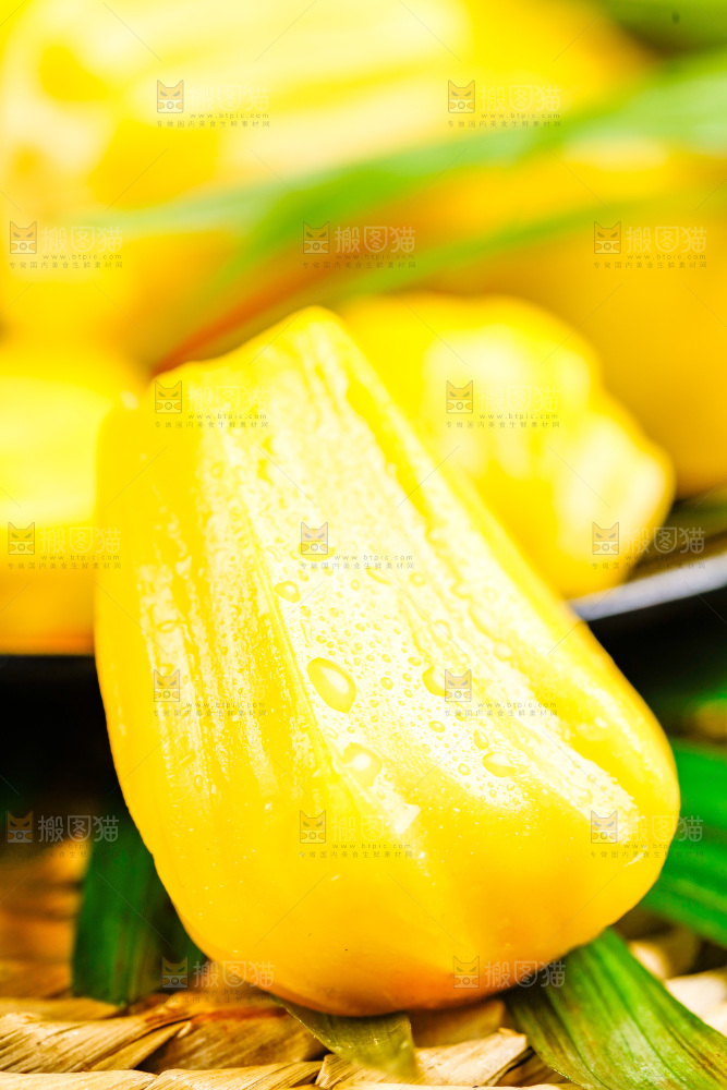 深底上的黄肉菠萝蜜