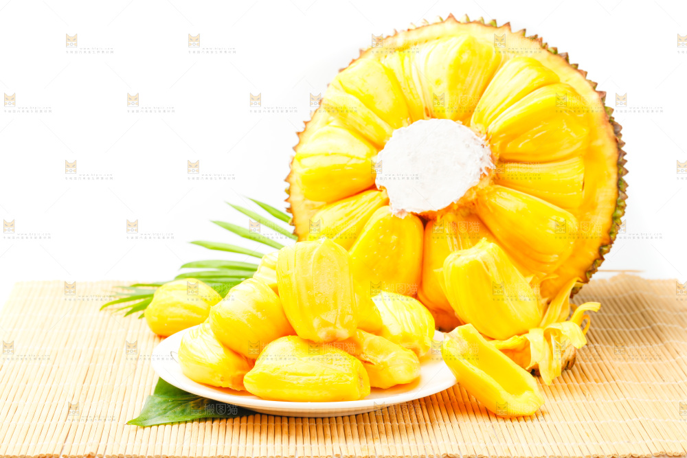 盘子里装着菠萝蜜