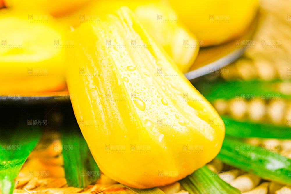 深底上的黄肉菠萝蜜