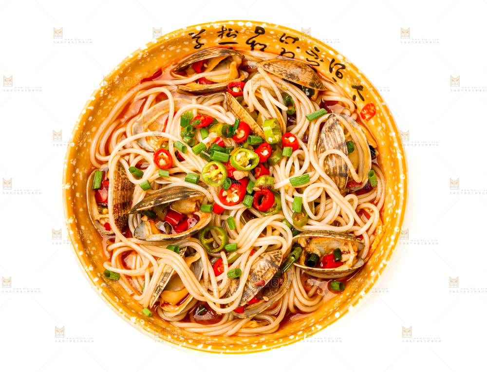 盘子里装着花甲粉