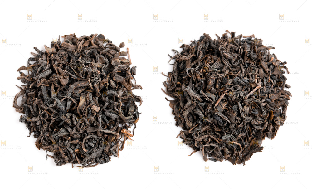 白底上摆放着茶叶