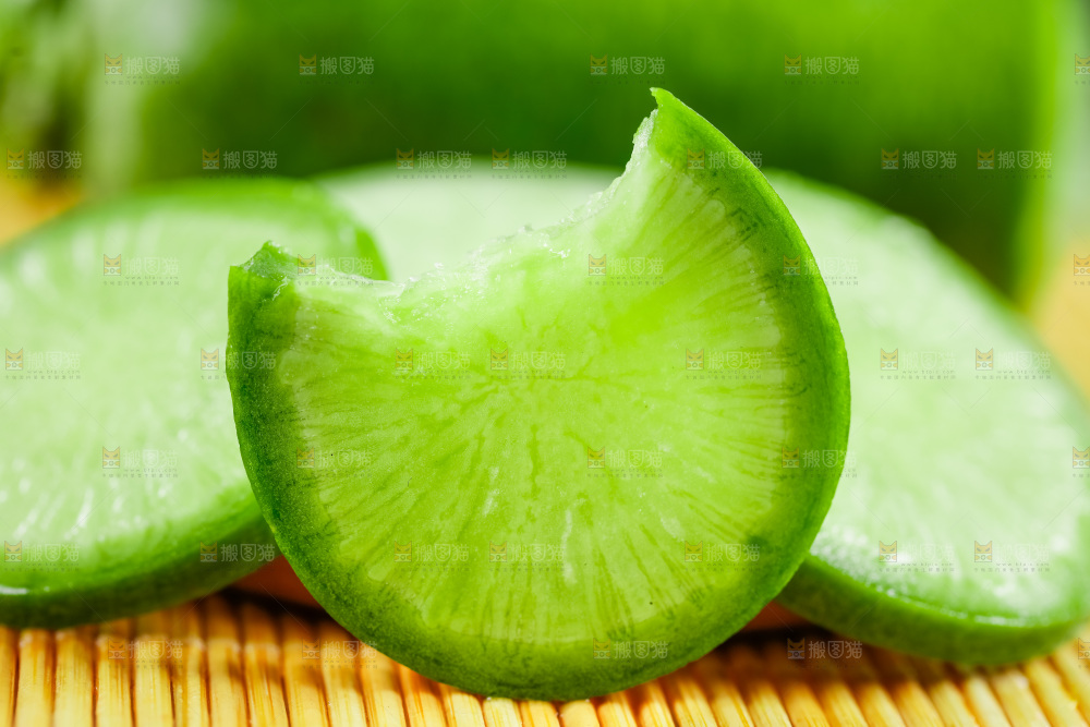 竹底上放着青萝卜