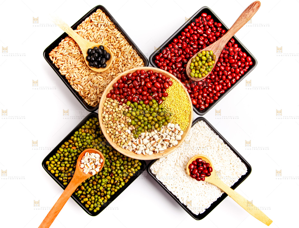 白底上的五谷食材组合