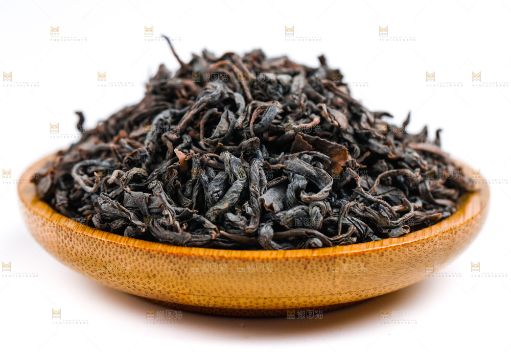碟子里装着茶叶