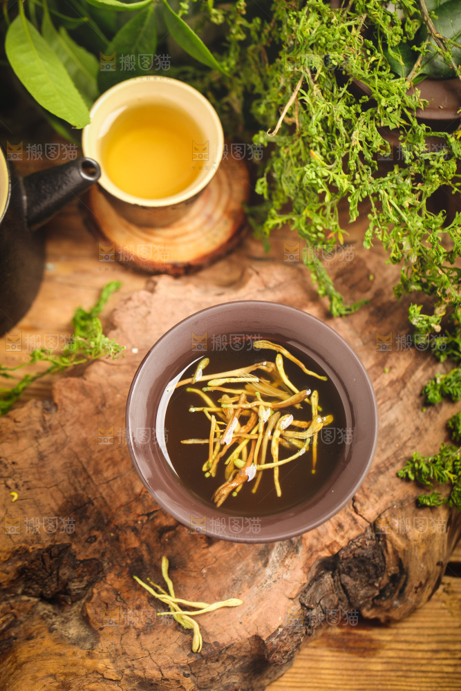 一杯金银花茶