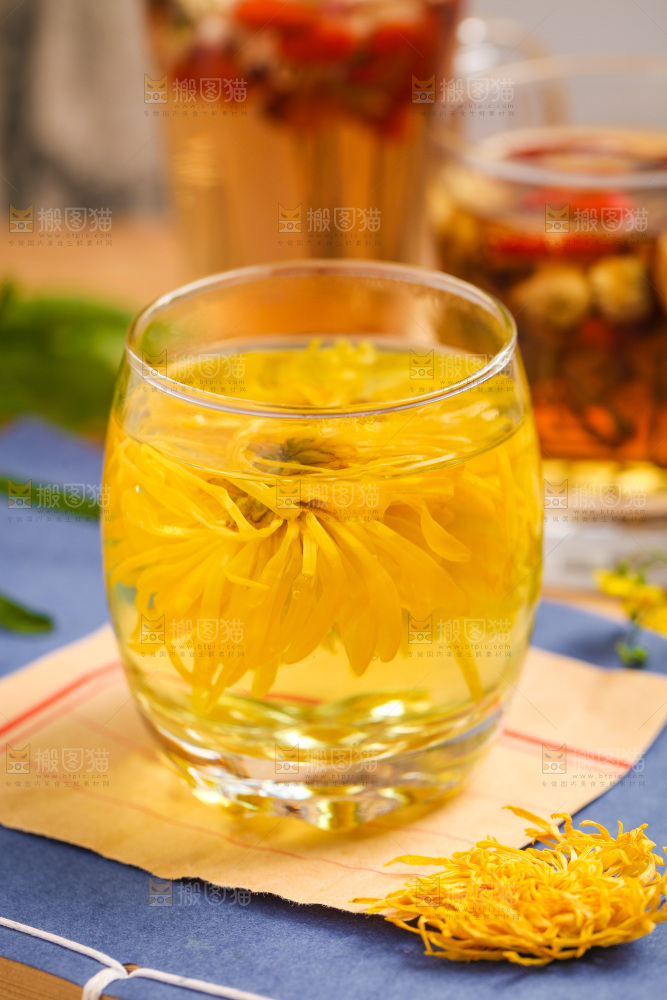 一杯金丝皇菊茶