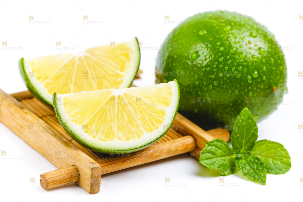 白底上的青柠