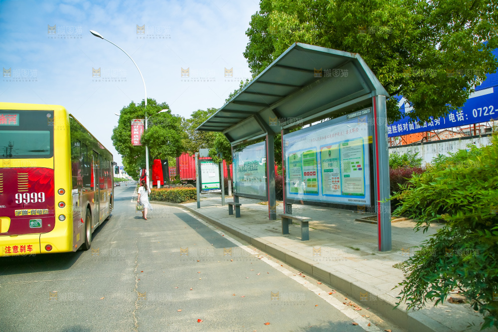 公交车站台