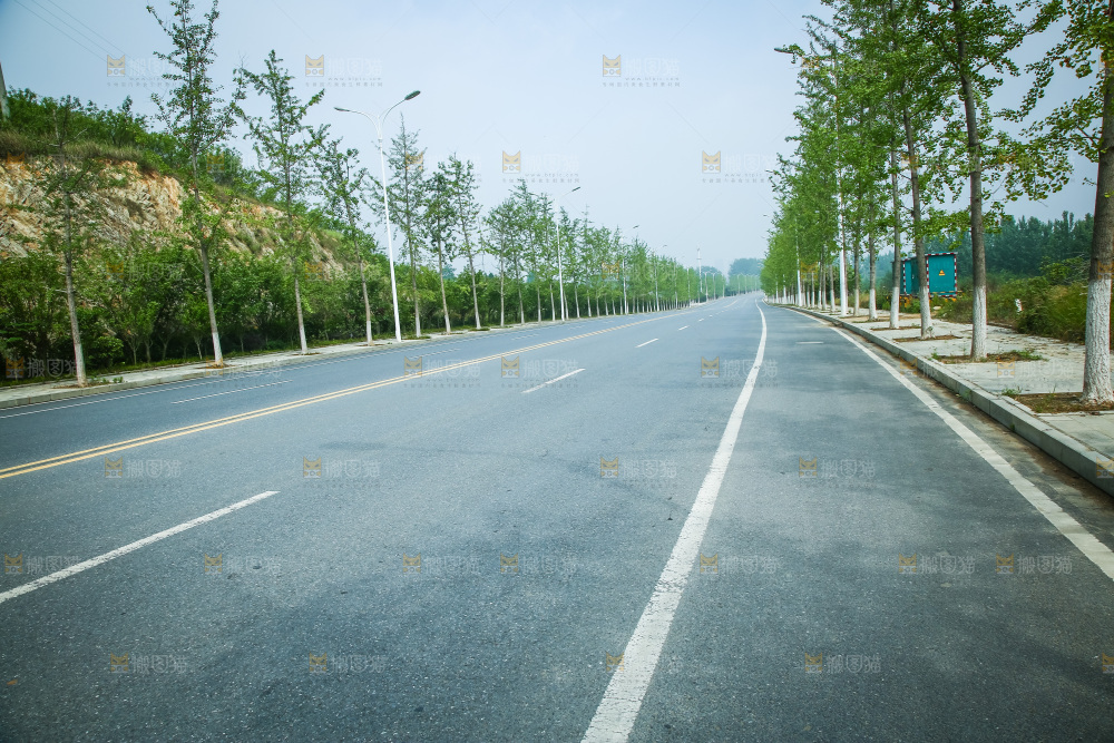 一条机动车道路