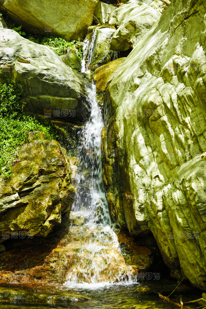 小溪流水