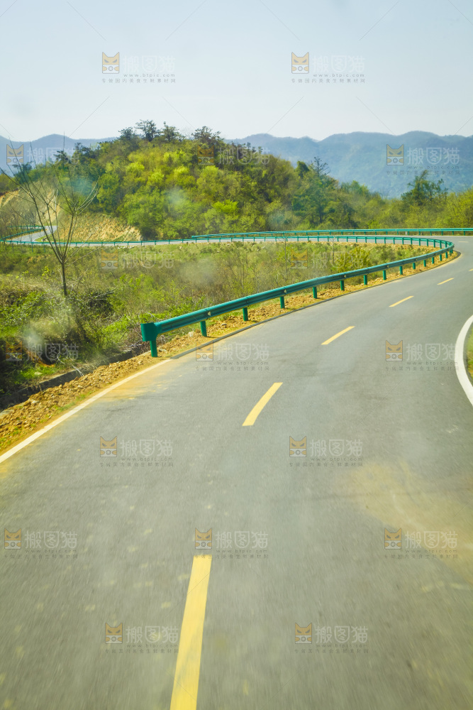 一条盘山公路