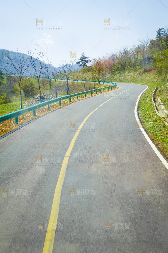 一条盘山公路