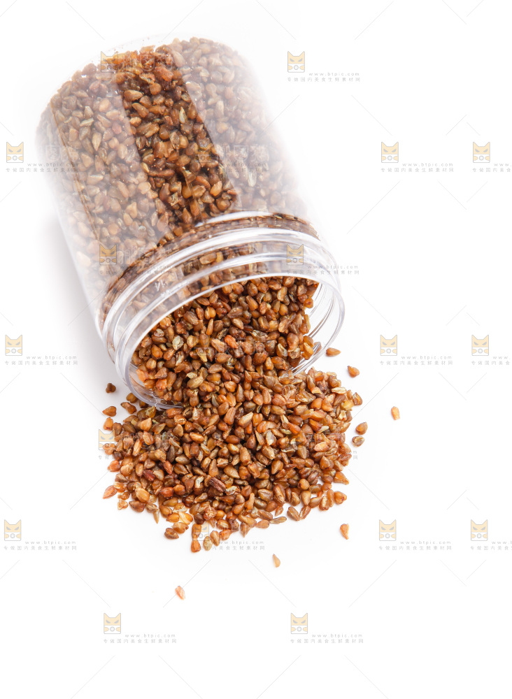 瓶子里装着苦荞茶