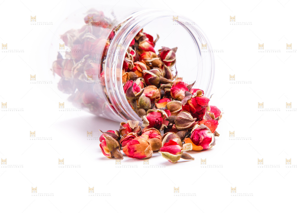 瓶子里装着玫瑰花茶
