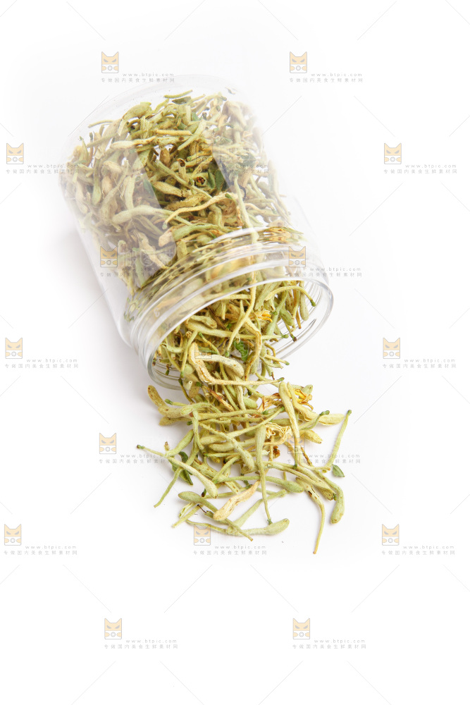 瓶子里装着金银花茶