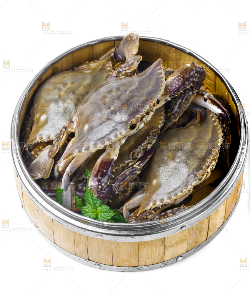 蒸笼里放着梭子蟹