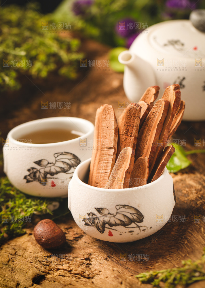 杯子里装着灵芝片
