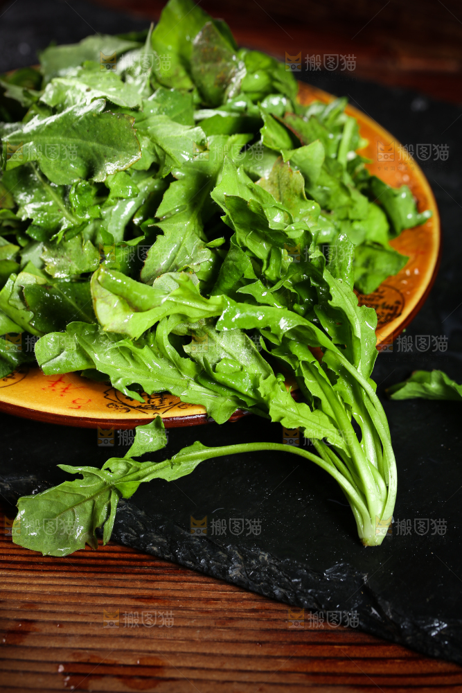 一盘荠菜