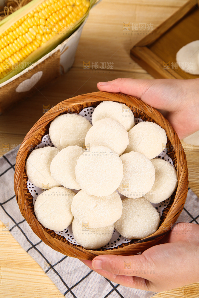 一篮糯米小糍粑