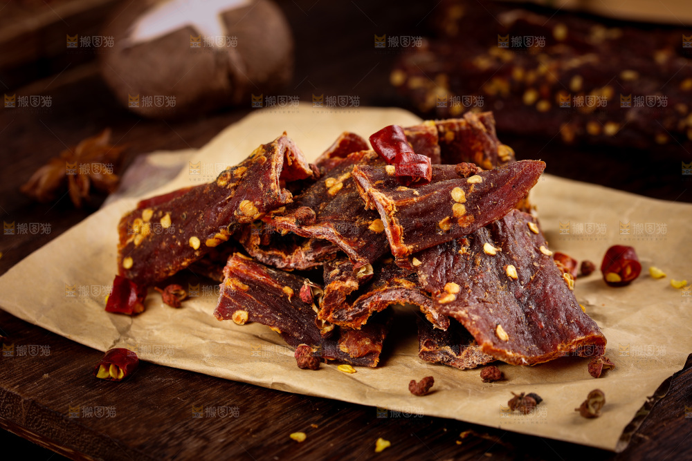 一堆麻辣牛肉干