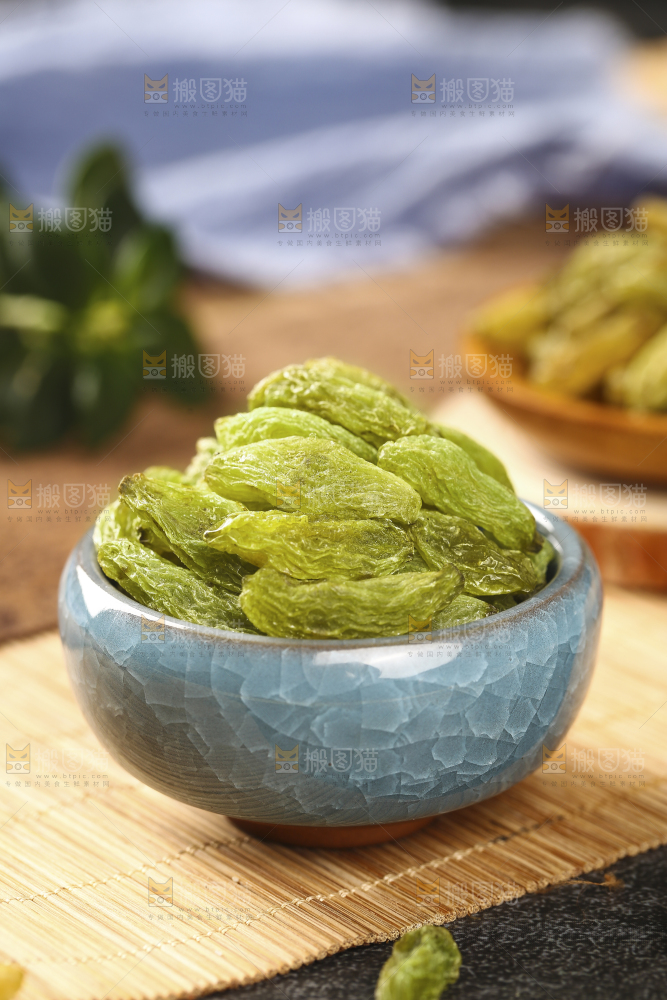 一碟绿葡萄干