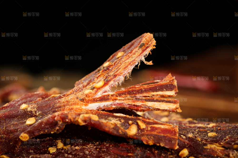 一块手撕牛肉干