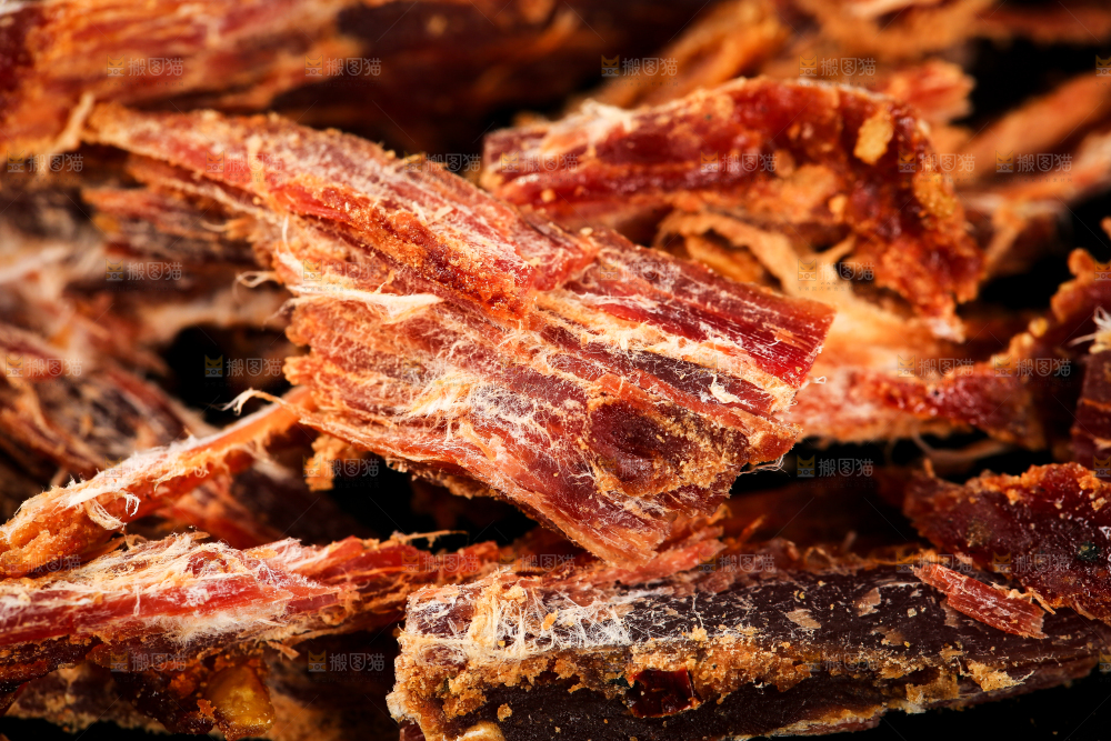 一堆麻辣牛肉干