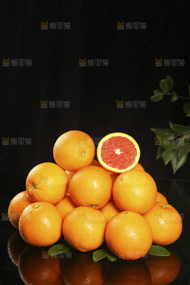 一堆新鲜血橙