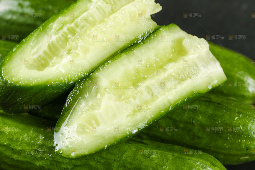 黑底上的黄瓜