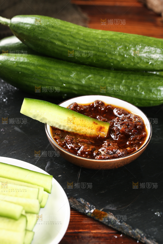 辣椒酱里的黄瓜