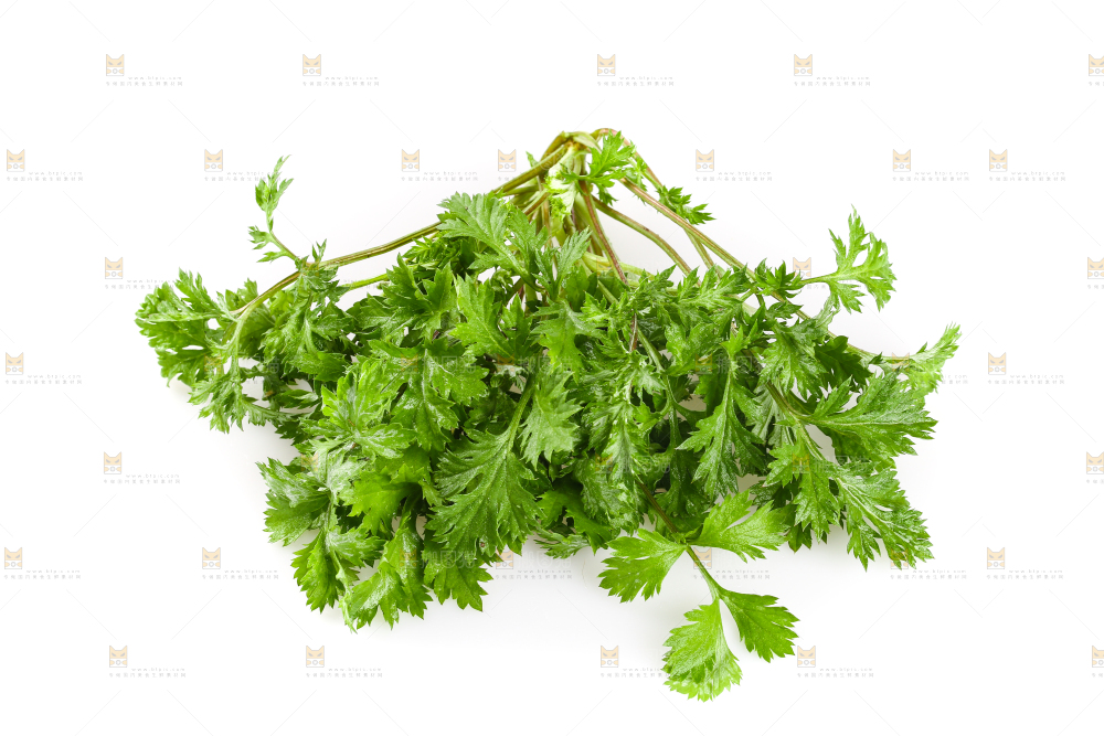 白底上放着嫩艾草